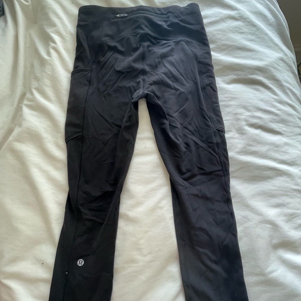 Lululemon capris!!! Size 4 great condition HARDLY worn at all!